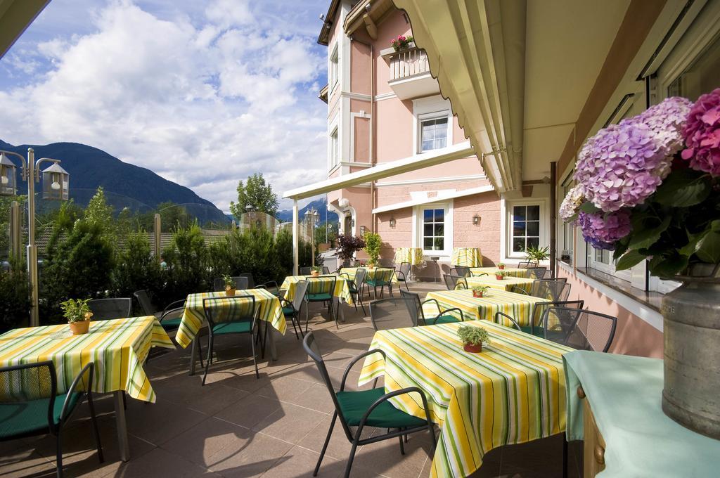 Hotel Blitzburg Brunico Exterior photo