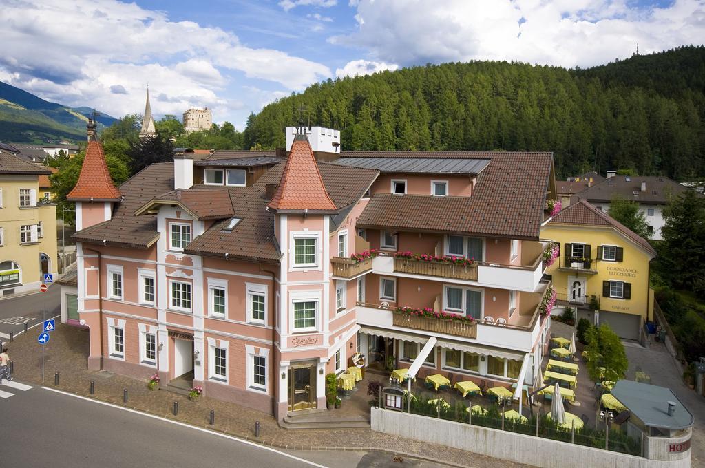 Hotel Blitzburg Brunico Exterior photo